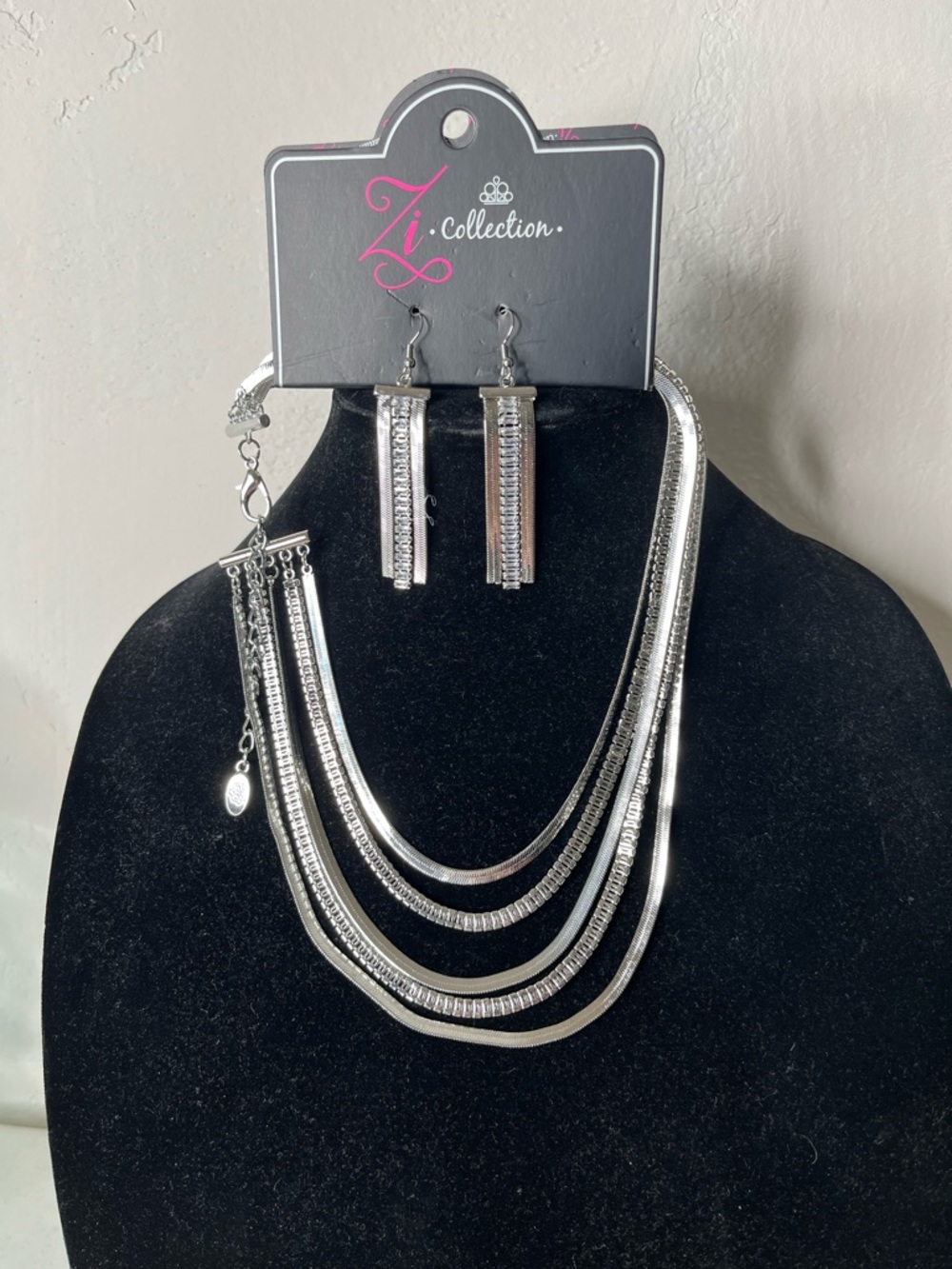IC COLLECTION Silver Multi-Layer Necklace with Matching Drop Earrings
